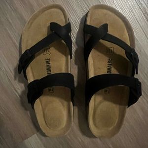 Brand New Sandals size 7 never worn